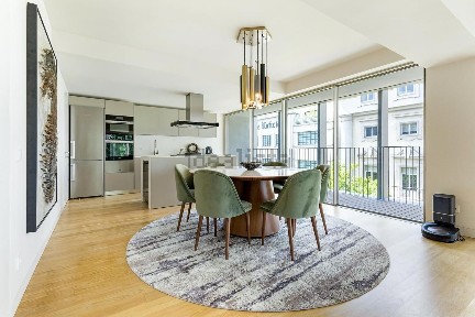 Apartamento T3 à venda na Avenida Duque de Loulé