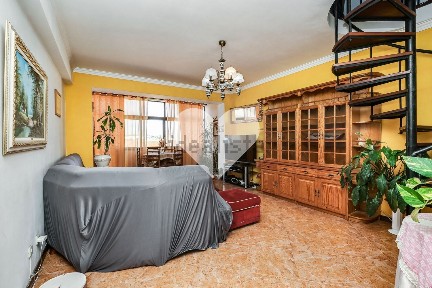 Apartamento T2 à venda na Rua Tony de Matos, 26