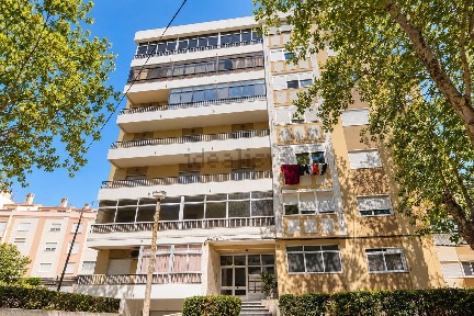 Apartamento T2 à venda na Rua Jorge Alexandre Batalha Ferreira, 8