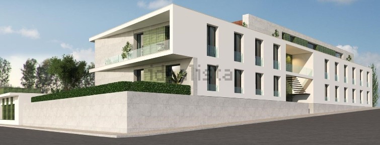Apartamento T4 à venda na Rua Francisco de Almeida Grandela, 75