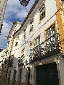 Apartamento T4 à venda em Nossa Senhora da Tourega e Nossa Senhora de Guadalupe