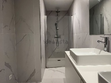 Arrendamento de apartamento T1 na Rua de Ciríaco Cardoso, 405