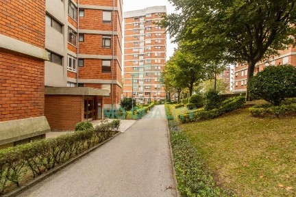 Arrendamento de apartamento T3 na Rua Rui de Pina s/n