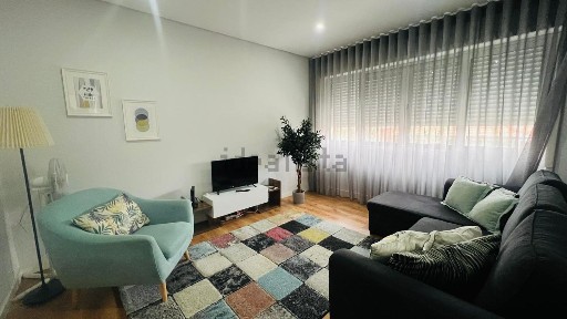 Arrendamento de apartamento T2 na Rua do Duque de Saldanha