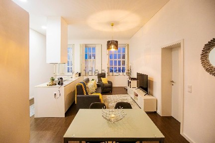 Arrendamento de apartamento T1 na Rua do Bonjardim, 1043