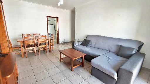 Apartamento T2 à venda na Rua Rainha Santa