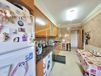 Apartamento T3 à venda na Rua Brigadeiro António Pedro de Brito