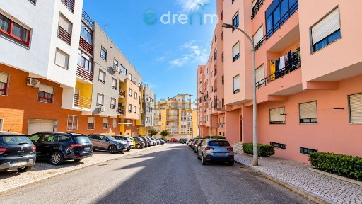 Apartamento T2 à venda na Rua Doutor Manuel Seabra Carqueijeiro