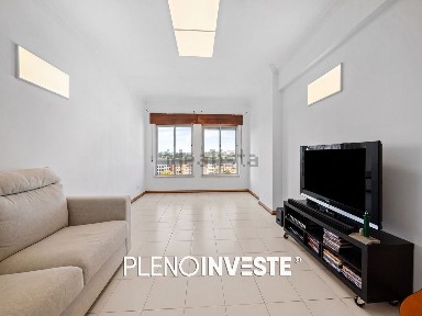 Apartamento T2 à venda na Rua José Afonso, 1