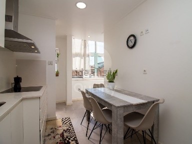 Apartamento T2 à venda na Rua Cândido Manuel Pereira