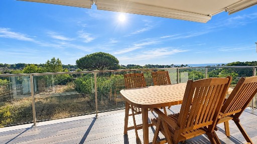 Apartamento T4 à venda na Rua Samwell Dinis