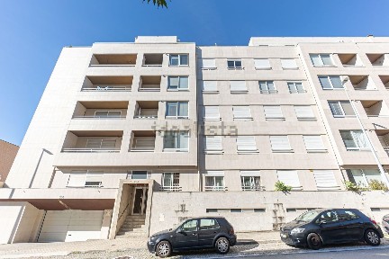 Apartamento T2 à venda na Rua de Dom António Ferreira Gomes, 244