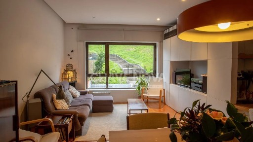 Apartamento T3 à venda na Rua do Passeio Alegre, 322