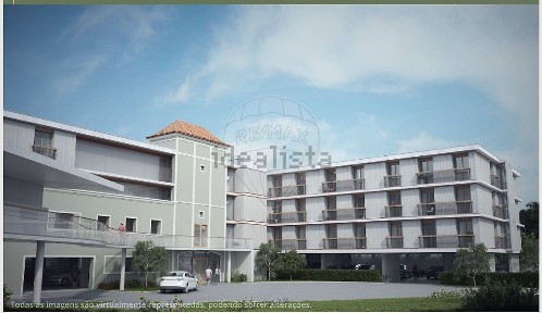 Apartamento T2 à venda na Rua Coronel Almeida Valente