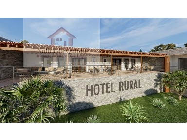 Espaço comercial à venda no Centro de Guia