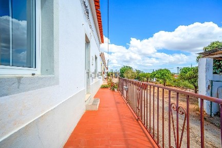 Moradia independente à venda na N269, 523 g