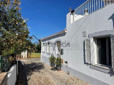 Moradia em banda à venda na Rua Porto das Covas de Cima