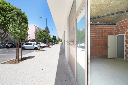 Espaço comercial à venda na Rua Sargento Armando Monteiro Ferreira, 20