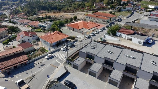 Moradia geminada à venda na Rua de Santa Eulália, 12