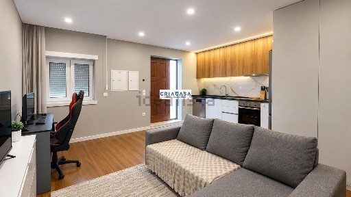 Apartamento T1 à venda na Rua Serpa Pinto