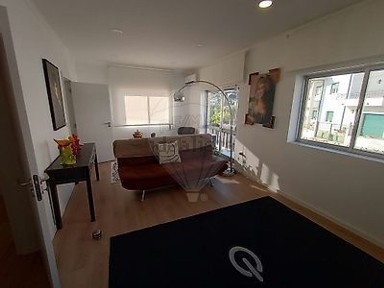 Apartamento T3 à venda no Bairro da Saudade - Rua a