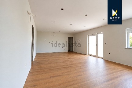 Apartamento T3 à venda em Repeses e São Salvador