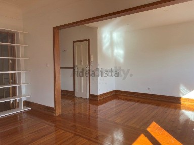 Arrendamento de apartamento T2 no Largo da Princesa