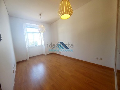Arrendamento de apartamento T1 na Rua das Fontaínhas