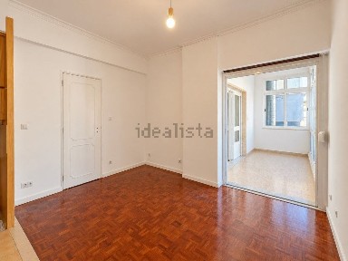 Apartamento T1 à venda na Rua António Feliciano Castilho, 14