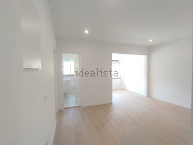 Apartamento T2 à venda na Rua Aniceto do Rosário s/n