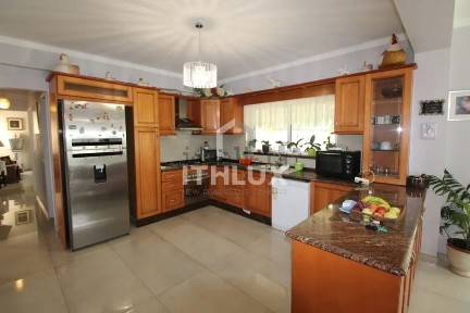 Casa ou moradia à venda em Santa Bárbara de Nexe