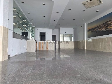Arrendamento de espaço comercial na Rua Fonte Velha, 307