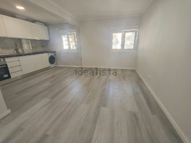 Apartamento T2 à venda na Rua João Jacinto de Magalhães