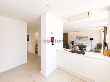 Apartamento T3 à venda na Rua da Grécia