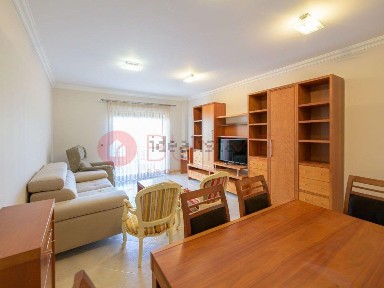 Apartamento T3 à venda no Centro Este da Cidade de Loulé