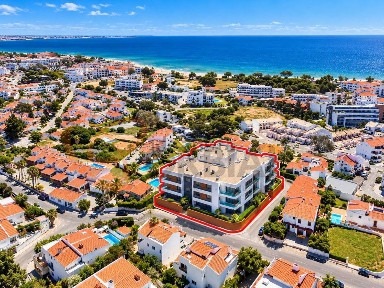 Apartamento T1 à venda no Beco Almeida Garrett s/n