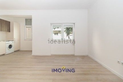 Apartamento T2 à venda na Rua Padre Abel Varzim, 3