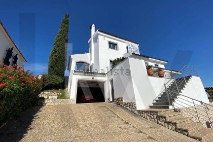Casa ou moradia à venda na Rua Armando Gomes s/n