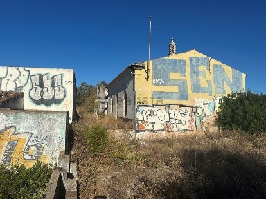 Moradia independente à venda na N125, 445 a