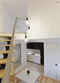 Arrendamento de apartamento T1 na Rua da Alegria