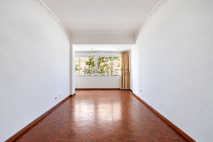 Arrendamento de apartamento T2 na Rua Miguel Bombarda, 413