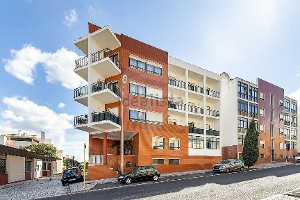 Arrendamento de apartamento T2 na Rua João Pedro de Andrade