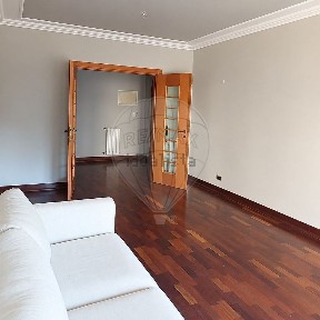 Arrendamento de apartamento T2 na Rua Diogo Cão
