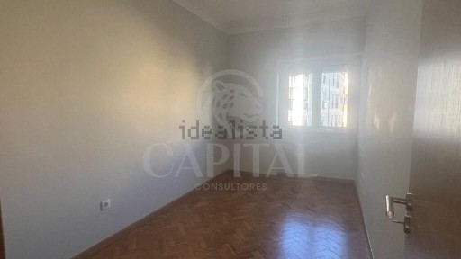 Arrendamento de apartamento T2 na Rua Conde Almoster s/n