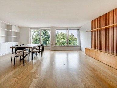 Arrendamento de apartamento T4 na Rua Marquês Sá da Bandeira, 84
