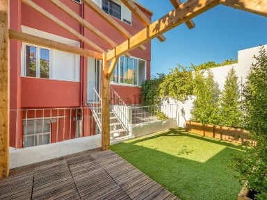 Apartamento T2 à venda na Rua do Cruzeiro