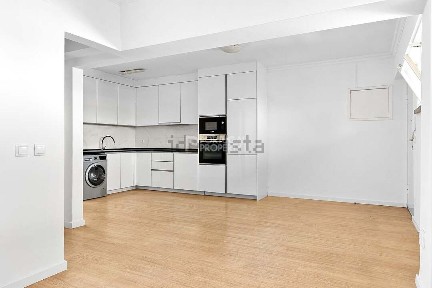Apartamento T3 à venda nas Fontaínhas - São José