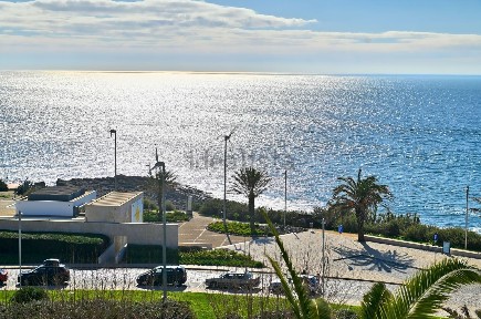 Apartamento T4 à venda na Rua Sacadura Cabral, 315