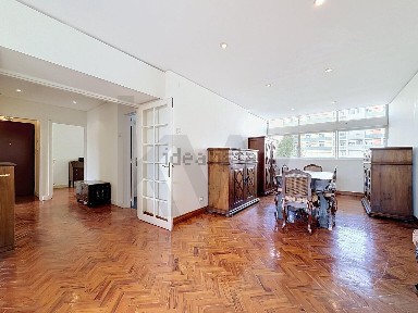 Apartamento T3 à venda na Avenida dos Estados Unidos da América, 12