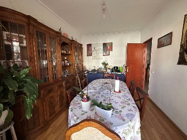 Apartamento T3 à venda na Rua Doutor João de Barros